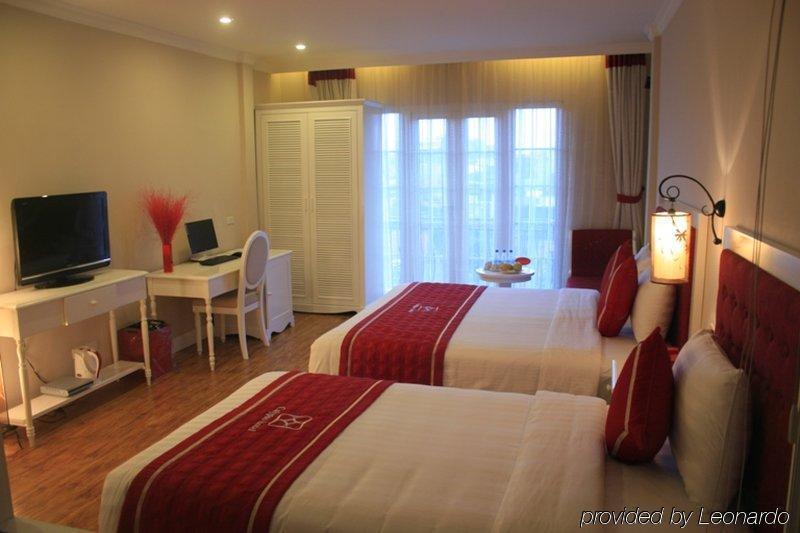 Calypso Premier Khách sạn 3*