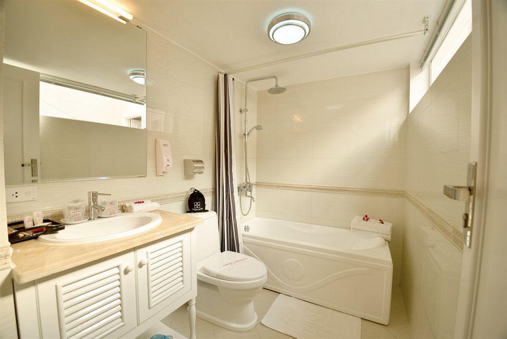 Calypso Premier Khách sạn 3*